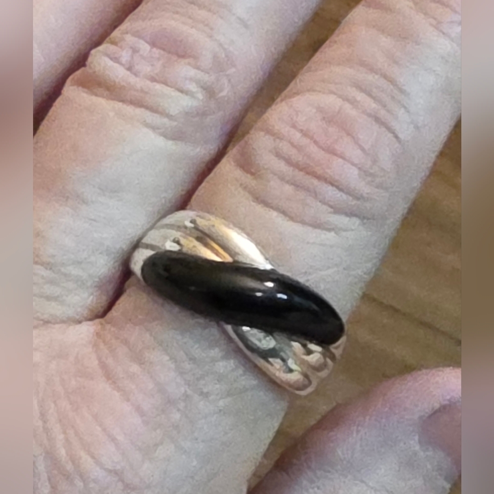 STERLING 925 AND ONYX LADIES RING 7 Grams Size 11